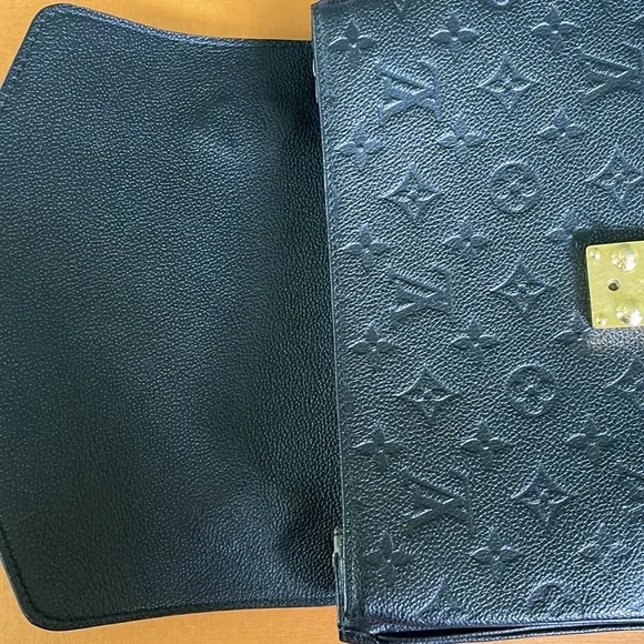 Louis Vuitton Pochette Métis in Empreinte Black Leather - Picture 12 of 16